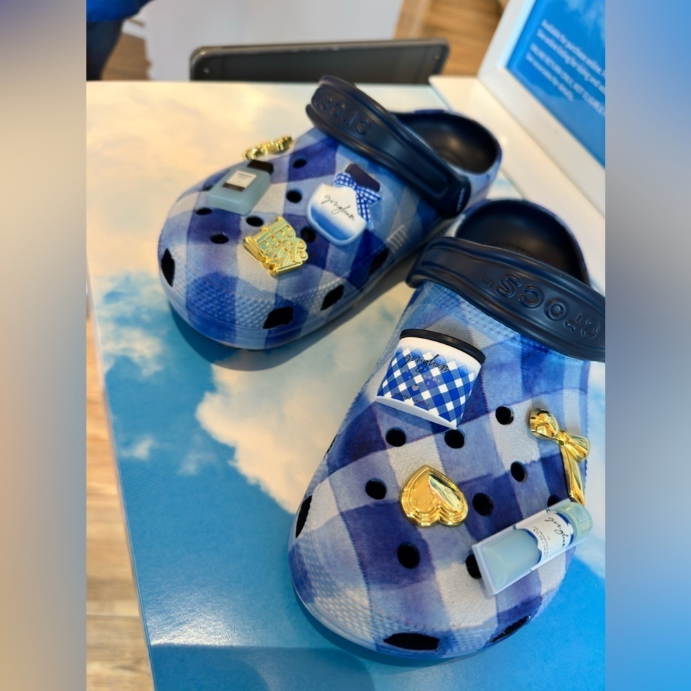 Bath & Body Works Gingham Crocs Special Edition Crocs collab with B&BW NEW - Picture 6 of 7